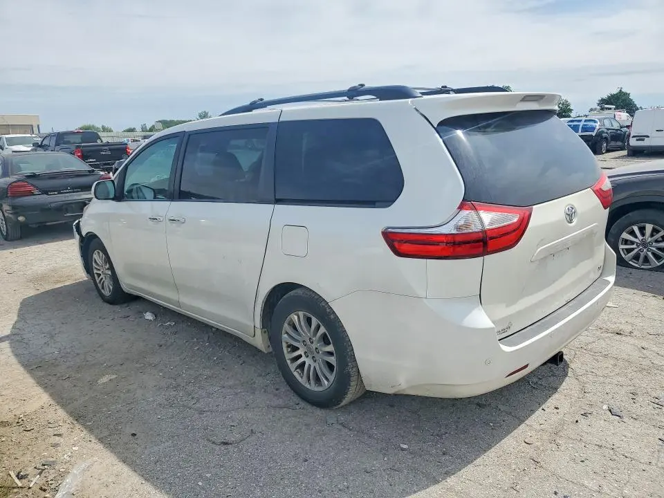2015 TOYOTA SIENNA XLE PREMIUM 8-PASSENGER  