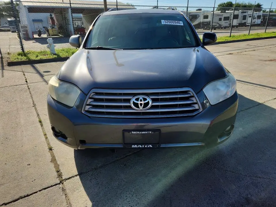 2010 TOYOTA HIGHLANDER SE  