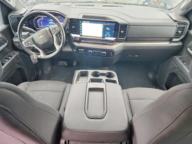 2025 CHEVROLET SILVERADO K1500 LT  