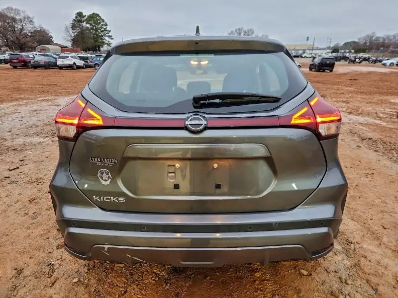 2024 NISSAN KICKS S  
