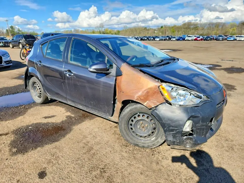 2014 TOYOTA PRIUS C TWO  
