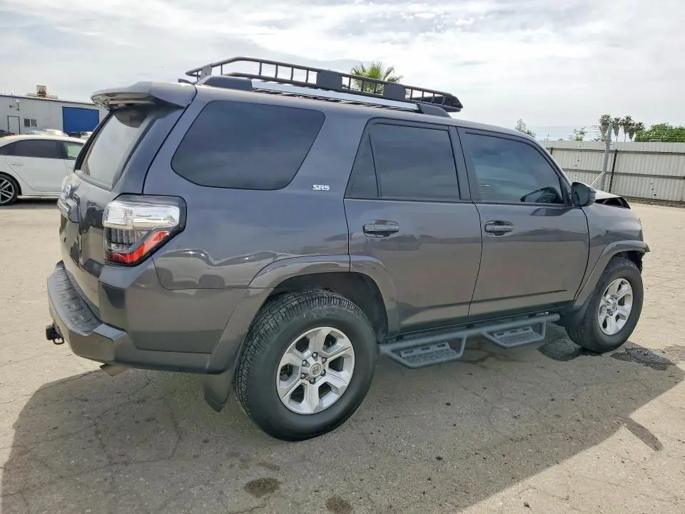 2022 TOYOTA 4RUNNER SR5  