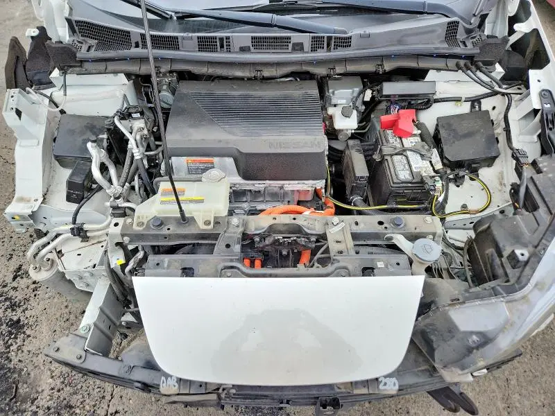 2022 NISSAN LEAF SV  