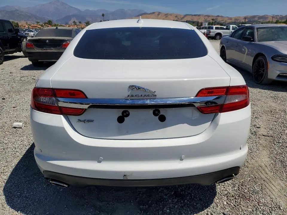 2015 JAGUAR XF 2.0T PREMIUM  