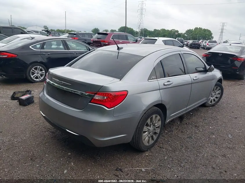 2013 CHRYSLER 200 LX