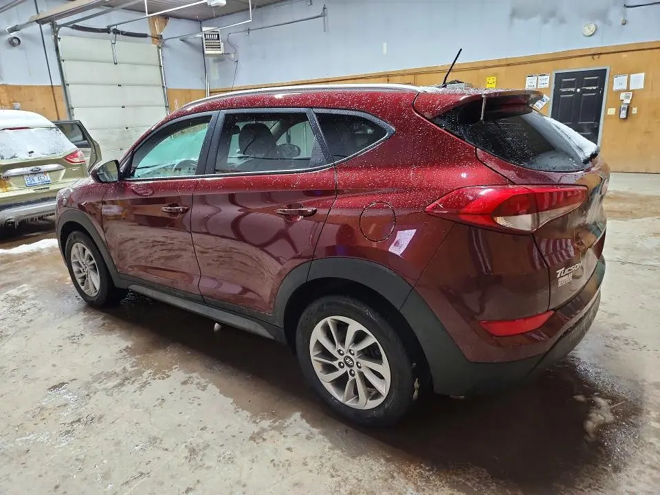 2016 HYUNDAI TUCSON SE  