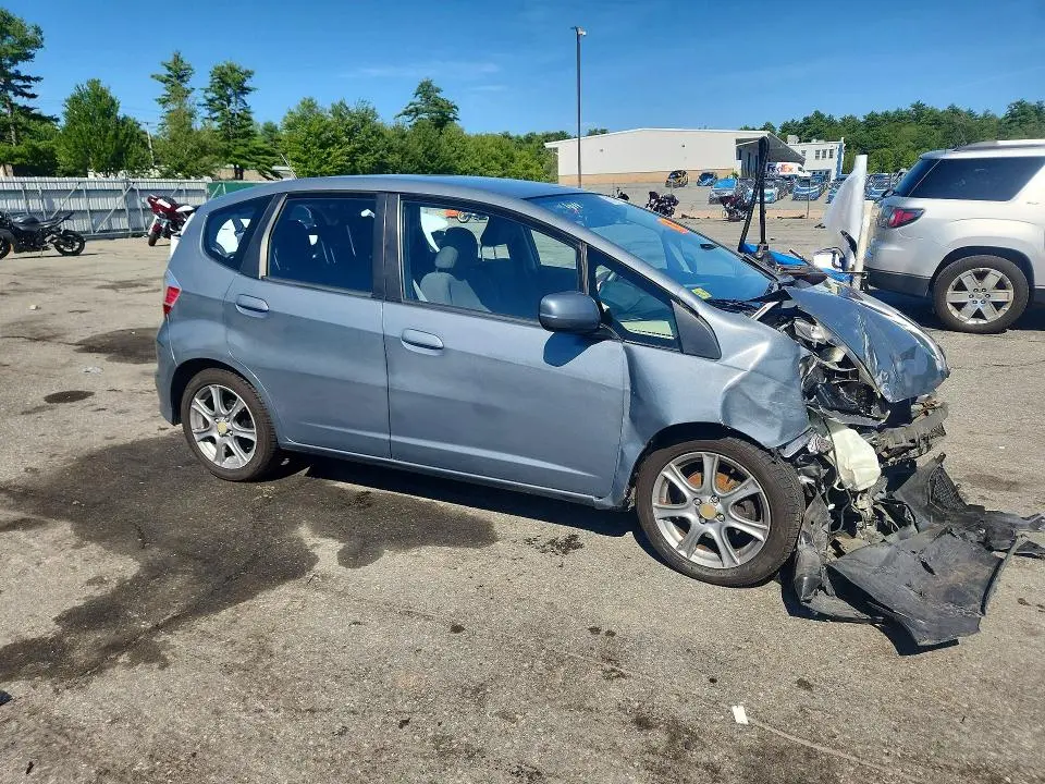 2013 HONDA FIT   