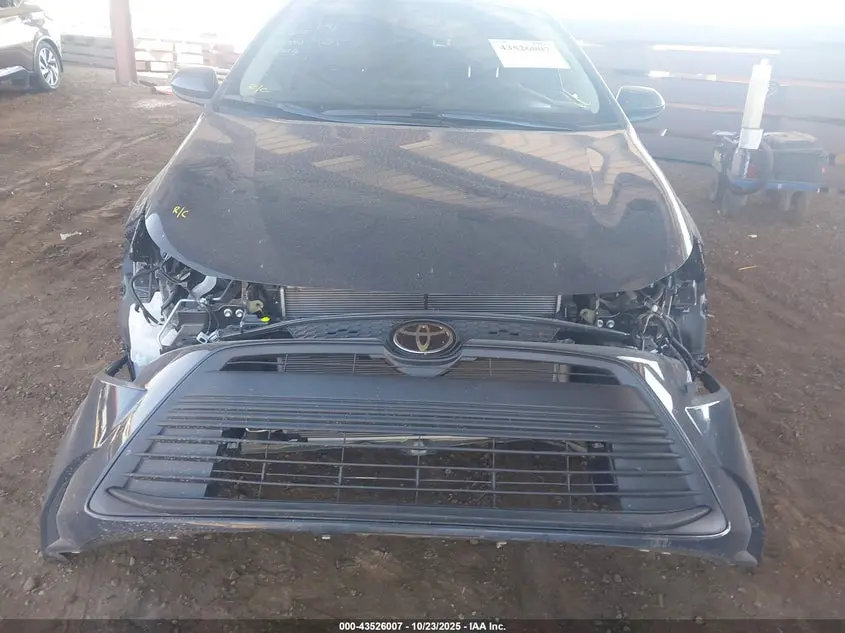 2025 TOYOTA COROLLA LE