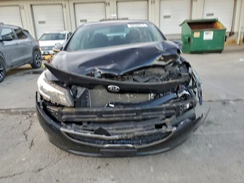 2017 KIA FORTE LX  