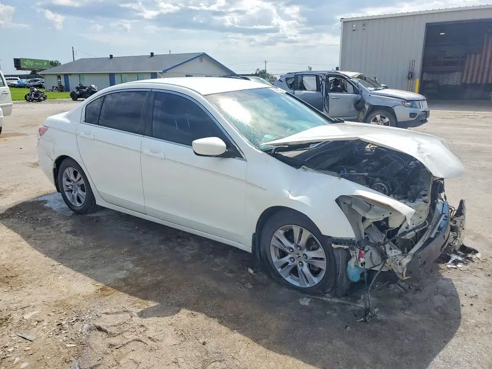 2011 HONDA ACCORD LXP  