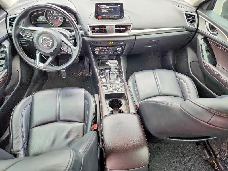 2017 MAZDA 3 TOURING  