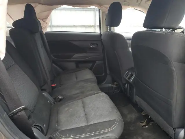 2019 MITSUBISHI OUTLANDER ES  
