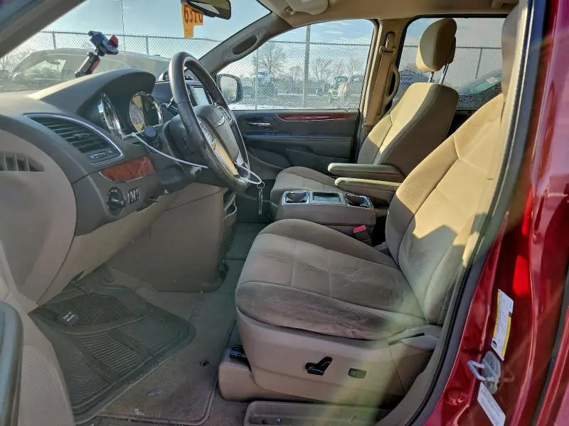 2013 CHRYSLER TOWN & COUNTRY TOURING  