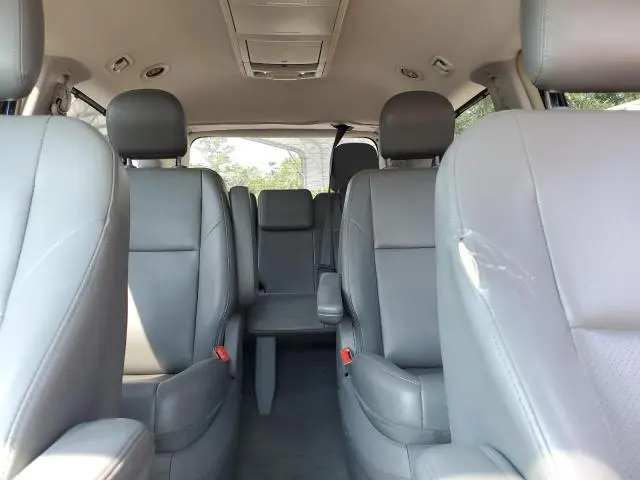 2011 VOLKSWAGEN ROUTAN SE  