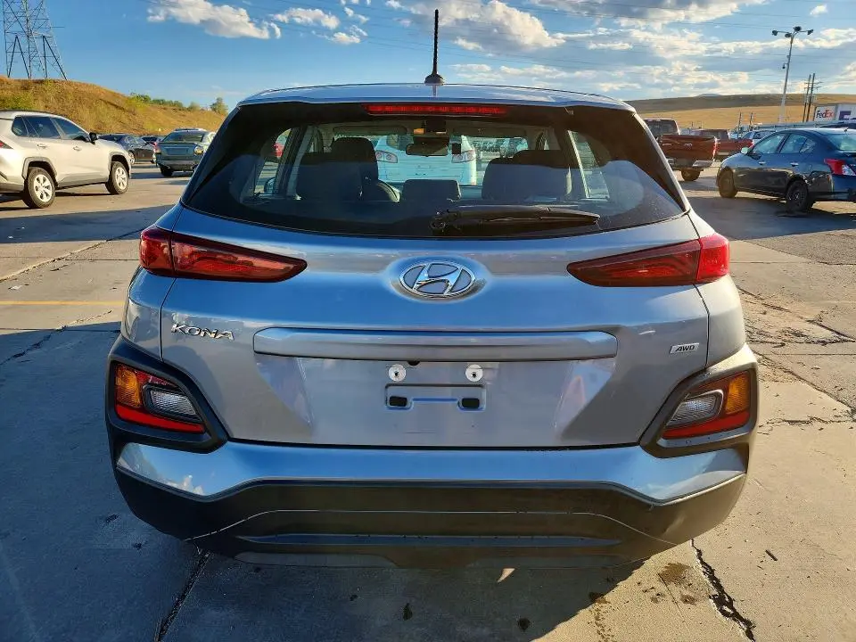 2021 HYUNDAI KONA SE  