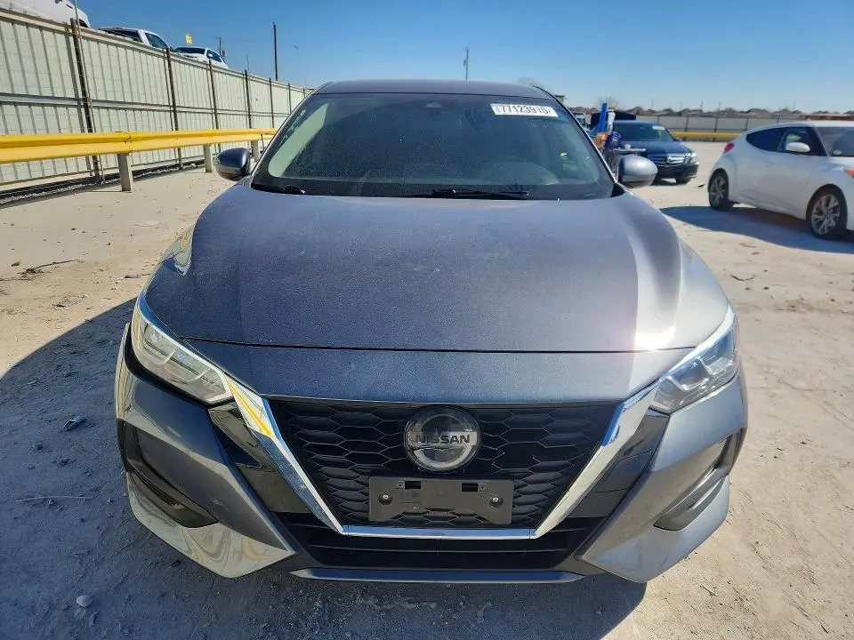 2022 NISSAN SENTRA SV  