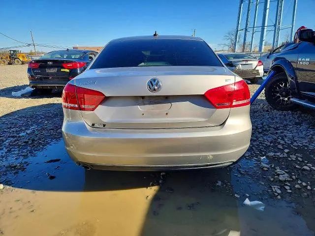 2013 VOLKSWAGEN PASSAT SE  