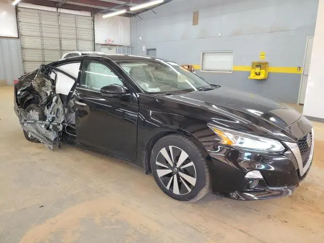2019 NISSAN ALTIMA SV