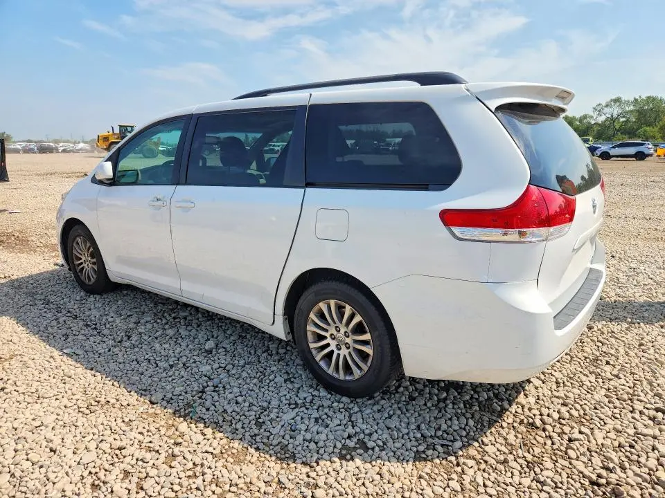 2011 TOYOTA SIENNA XLE 8-PASSENGER  