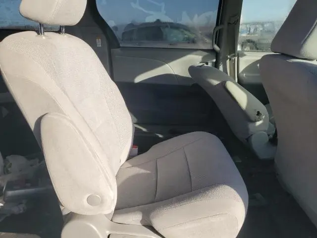 2019 TOYOTA SIENNA   