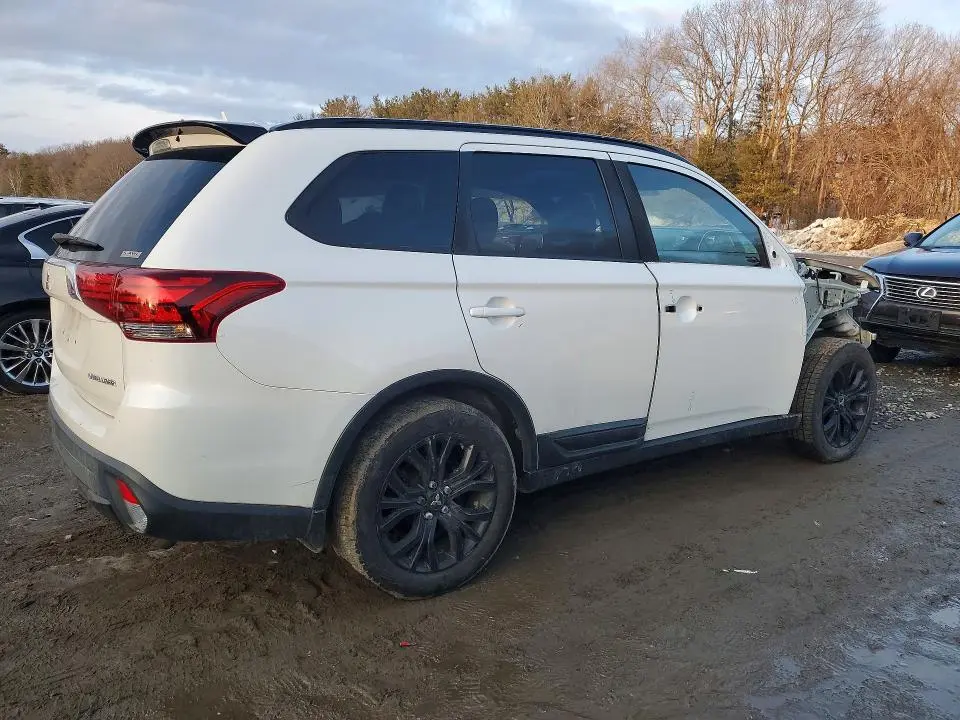 2018 MITSUBISHI OUTLANDER SE  