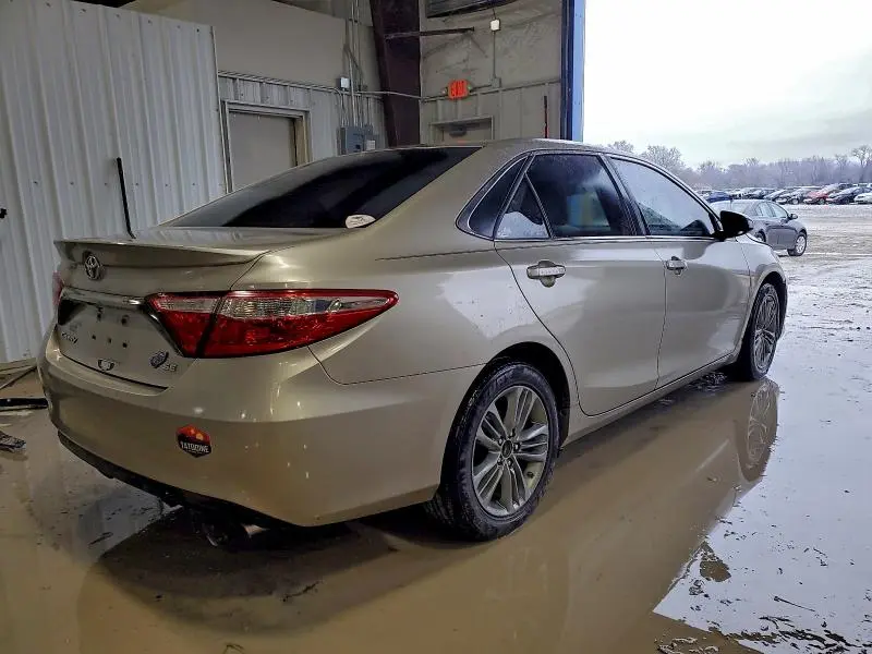 2015 TOYOTA CAMRY LE  