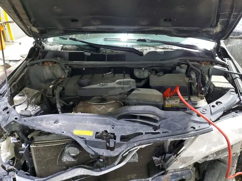 2013 TOYOTA VENZA LE  