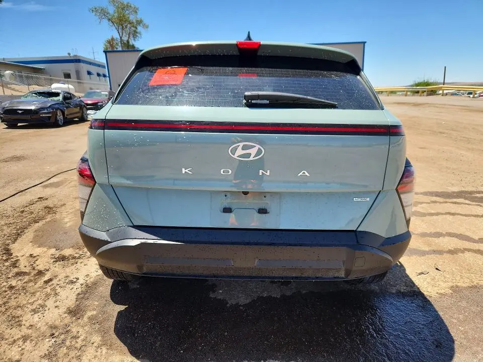2024 HYUNDAI KONA SE  