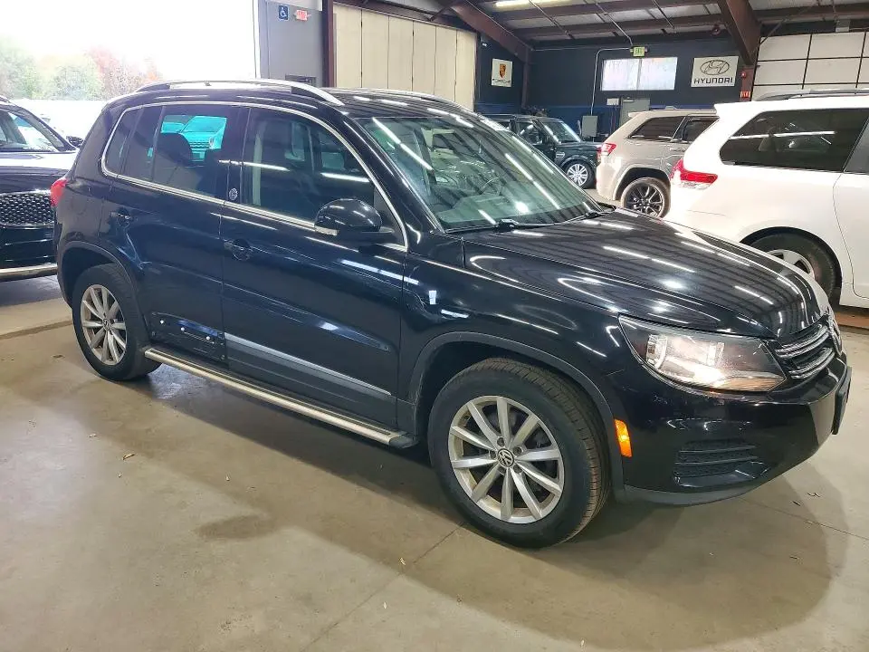 2017 VOLKSWAGEN TIGUAN WOLFSBURG  