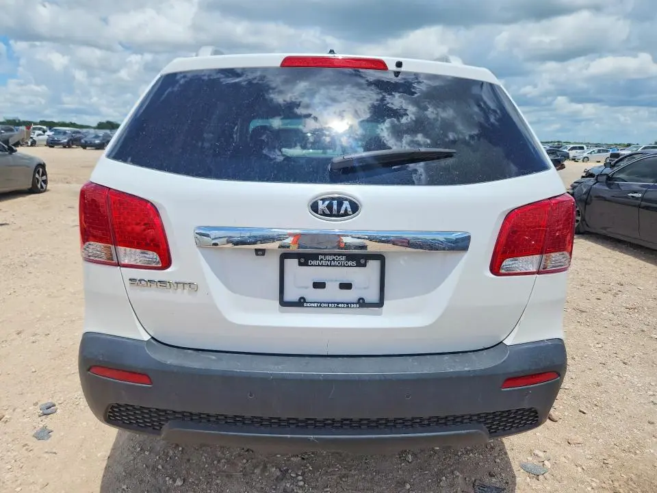 2011 KIA SORENTO LX  