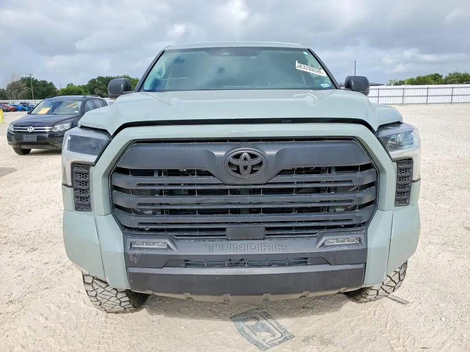 2024 TOYOTA TUNDRA SR5  
