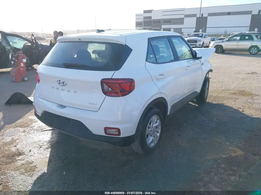2025 HYUNDAI VENUE SE