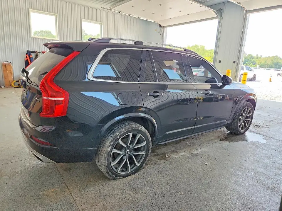 2017 VOLVO XC90 T6  