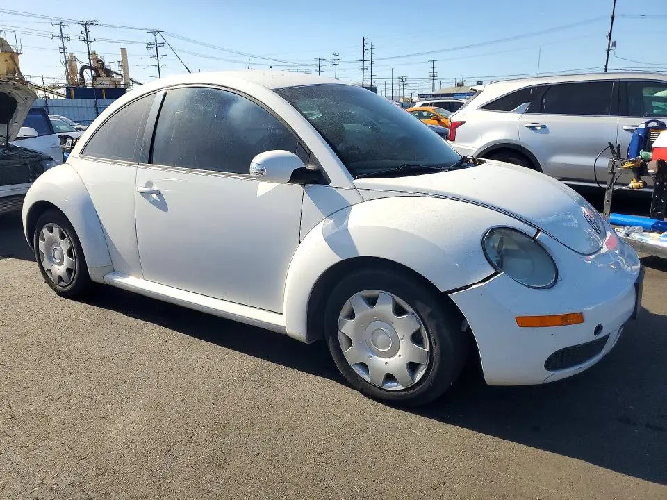 2010 VOLKSWAGEN NEW BEETLE   