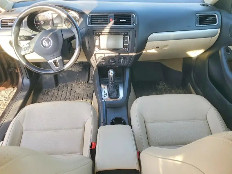 2013 VOLKSWAGEN JETTA SE  