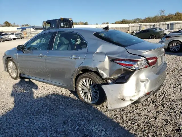 2020 TOYOTA CAMRY XLE  