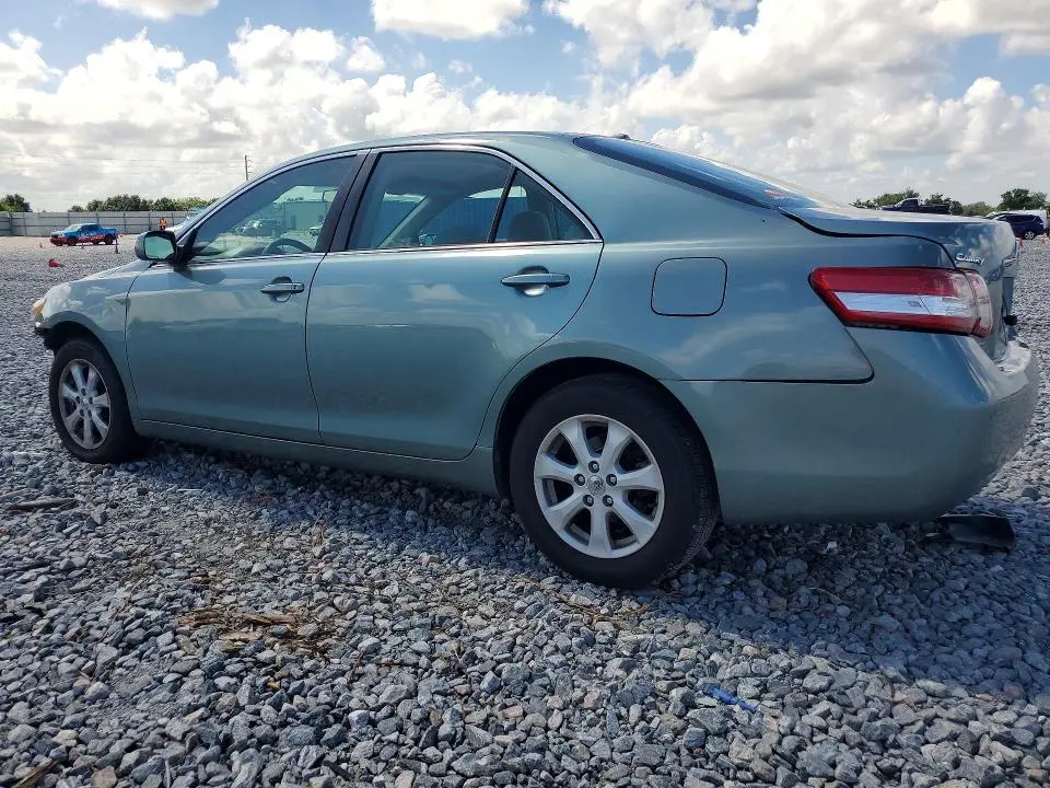 2011 TOYOTA CAMRY LE  