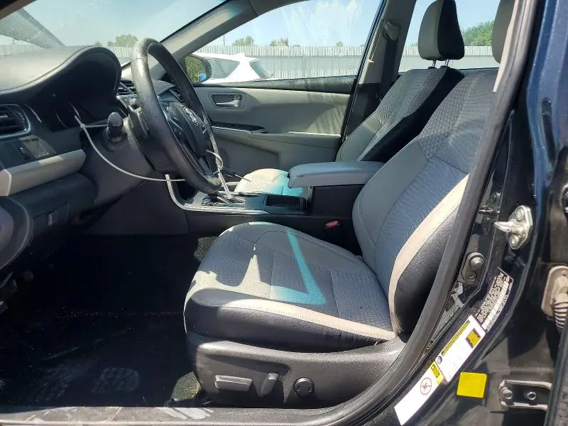 2015 TOYOTA CAMRY SE  