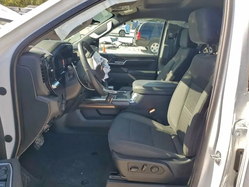 2025 CHEVROLET SILVERADO K1500 LT  