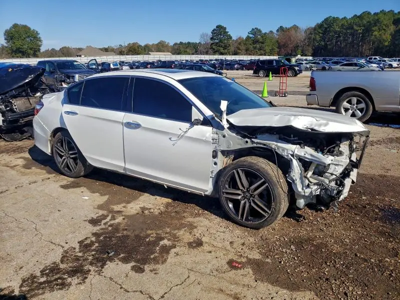 2017 HONDA ACCORD TOURING  