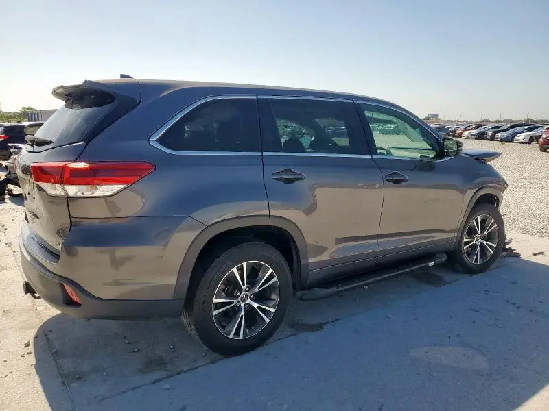 2018 TOYOTA HIGHLANDER LE  