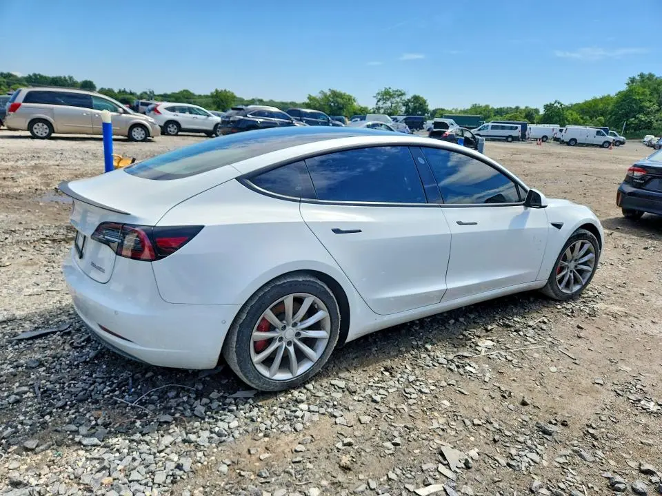 2018 TESLA MODEL 3   