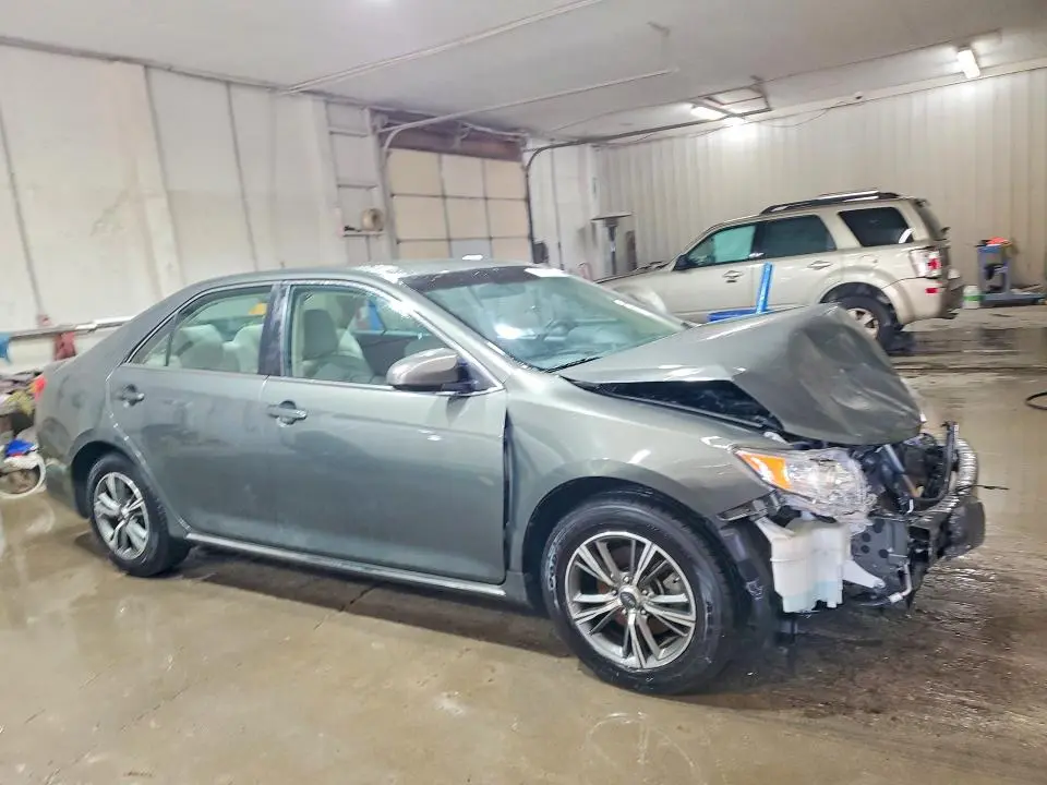2013 TOYOTA CAMRY LE  