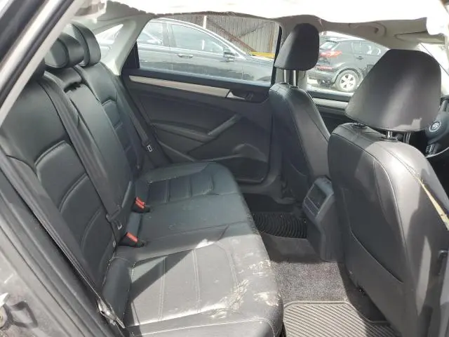 2015 VOLKSWAGEN PASSAT S  