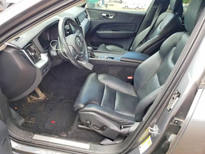 2019 VOLVO XC60 T5  