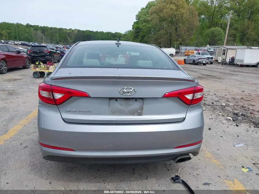 2017 HYUNDAI SONATA SE