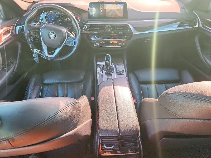 2019 BMW 530E   
