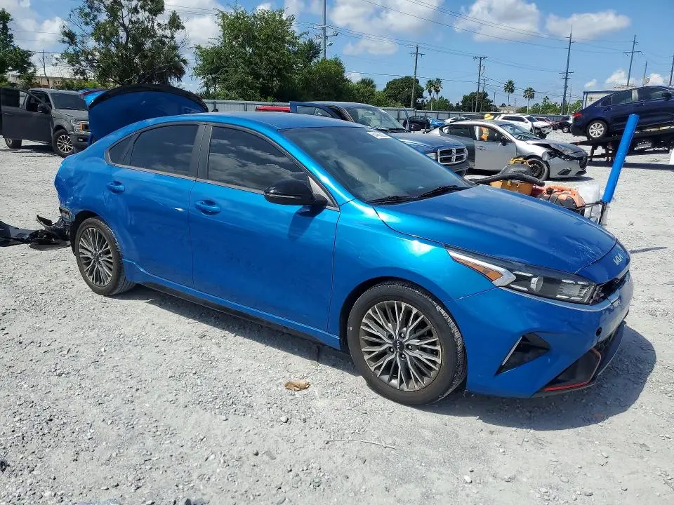 2022 KIA FORTE GT LINE  