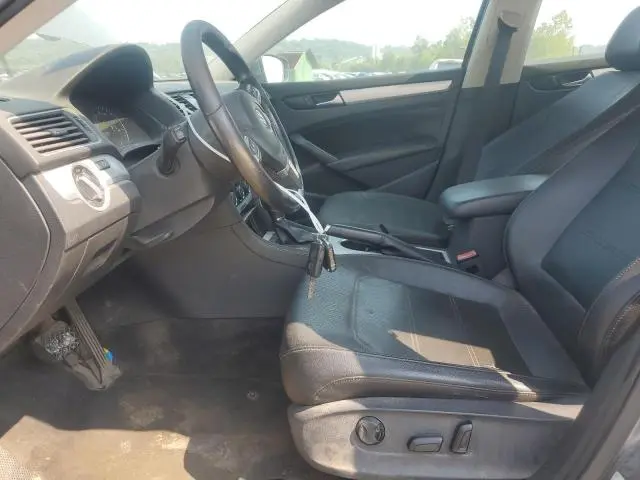 2013 VOLKSWAGEN PASSAT SE  