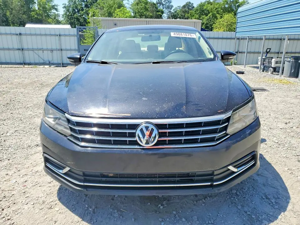 2017 VOLKSWAGEN PASSAT SE  